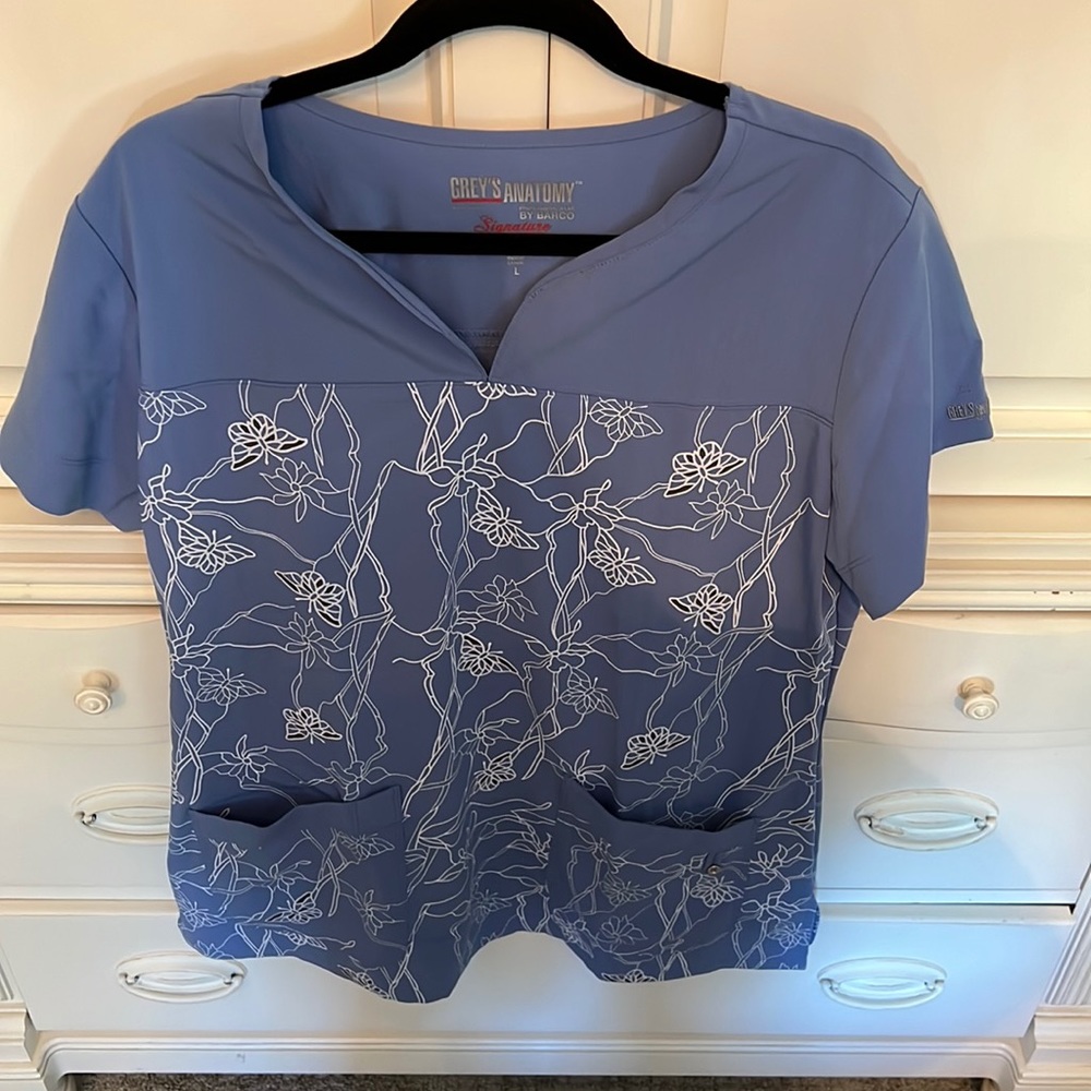 Scrub top